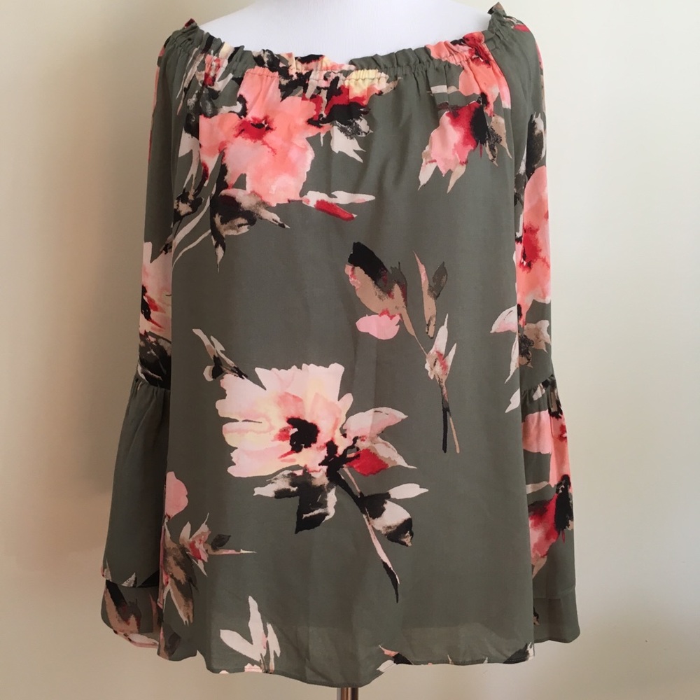 White House Black Market Peasant Boho Floral Top